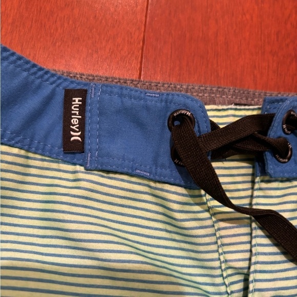 Hurley Boys Striped Gradient Board Shorts Swim Trunks - Picture 2 of 6